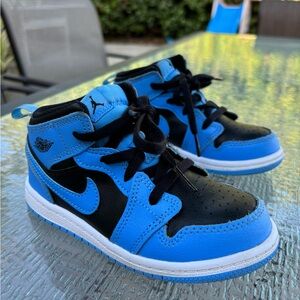 Jordan 1 Mid - University Blue Black (TD)